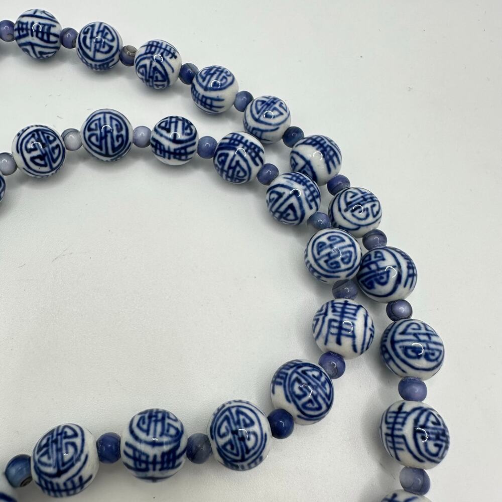 Chinese vintage white royal blue porcelain beads beaded 28" pendant necklace - Picture 6 of 7